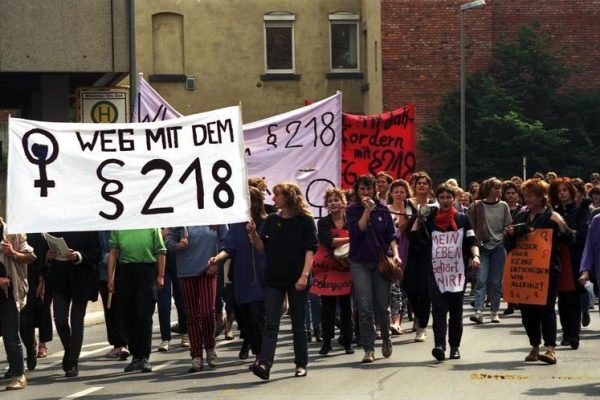 Bild aus dem Bundesarchiv: Demonstration gegen § 218 StGB, Juni 1988 in Göttingen.