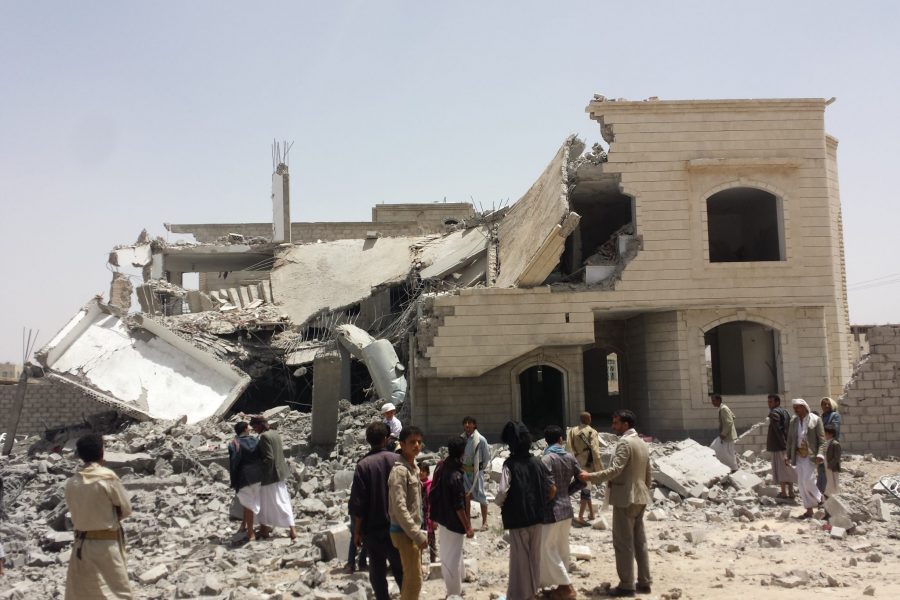 Destroyed_house_in_the_south_of_Sanaa_12-6-2015-3