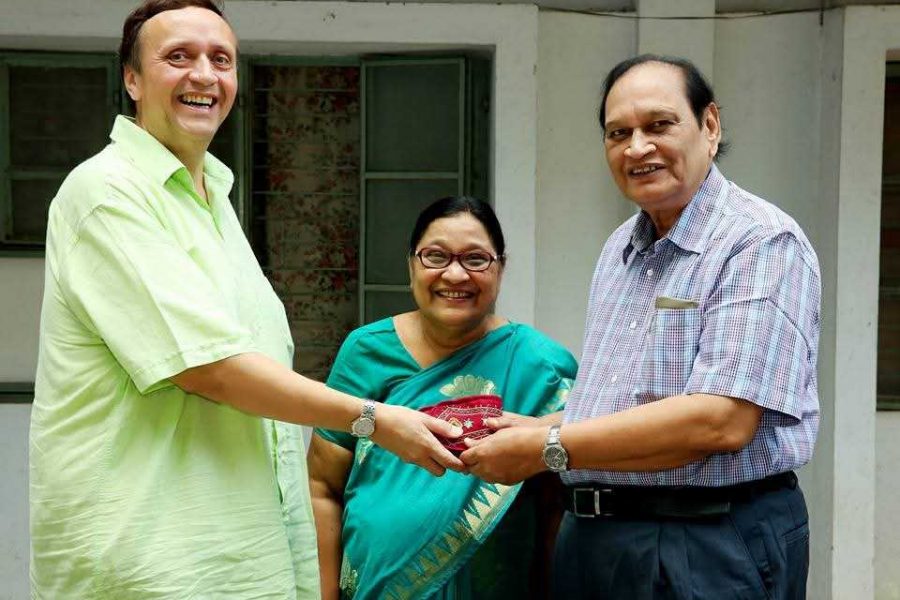 v.r.n.l.:
Dr. Samaram, Dr. Maru und Dr. Volker Mueller am Rande der Jugendbegegnung im Atheist Centre, Vijayawada/ Indien