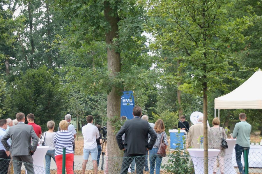Feierliche Eröffnung des Waldbestattungshaines Leineaue am 15. August 2020